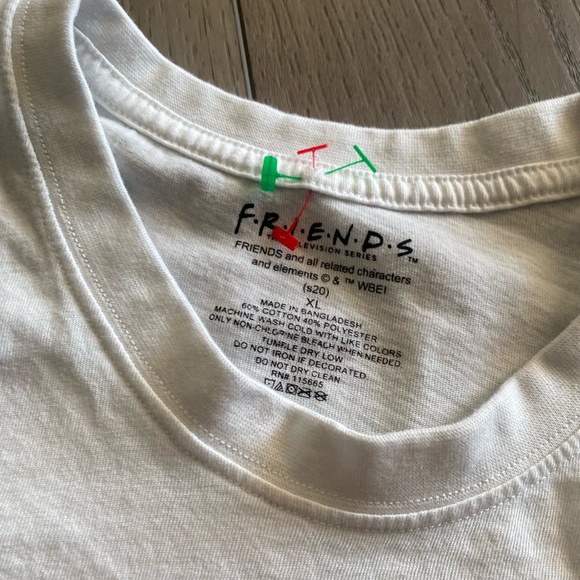 Friends t-shirt size XL with “you’re my Lobster” 🦞 - Picture 5 of 7